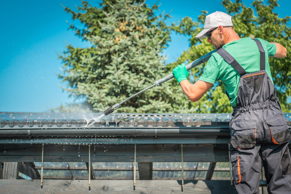 Why Soft-Wash Roof Cleaning Is Better Than High-Pressure Washing